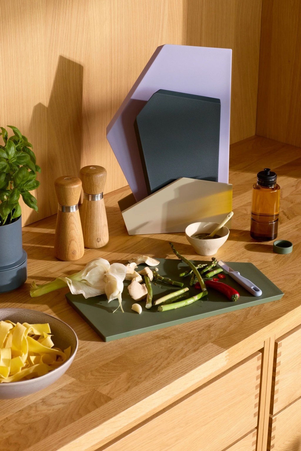 ZURICH CUTTING BOARD, SMALL (33 cm) 