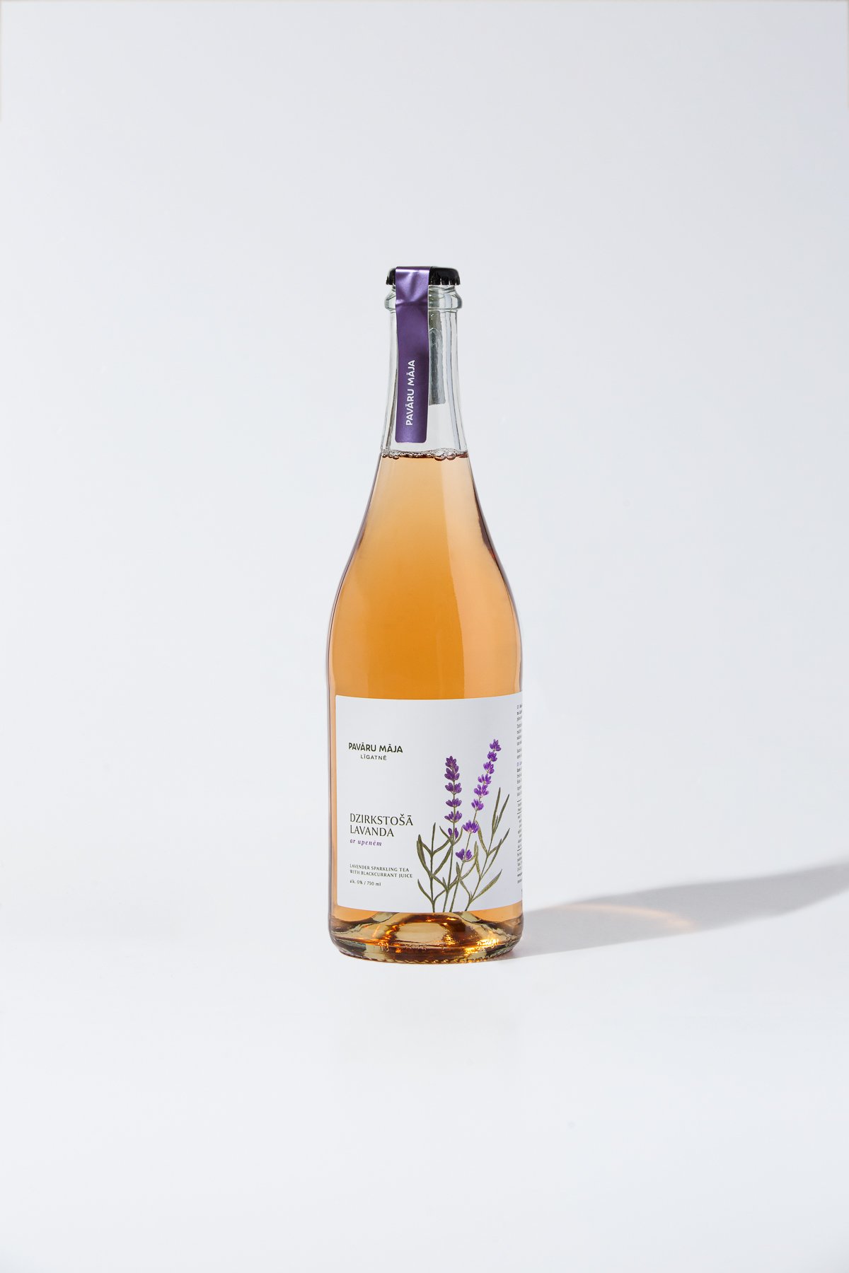 Dzirkstošā lavanda ar upenēm 